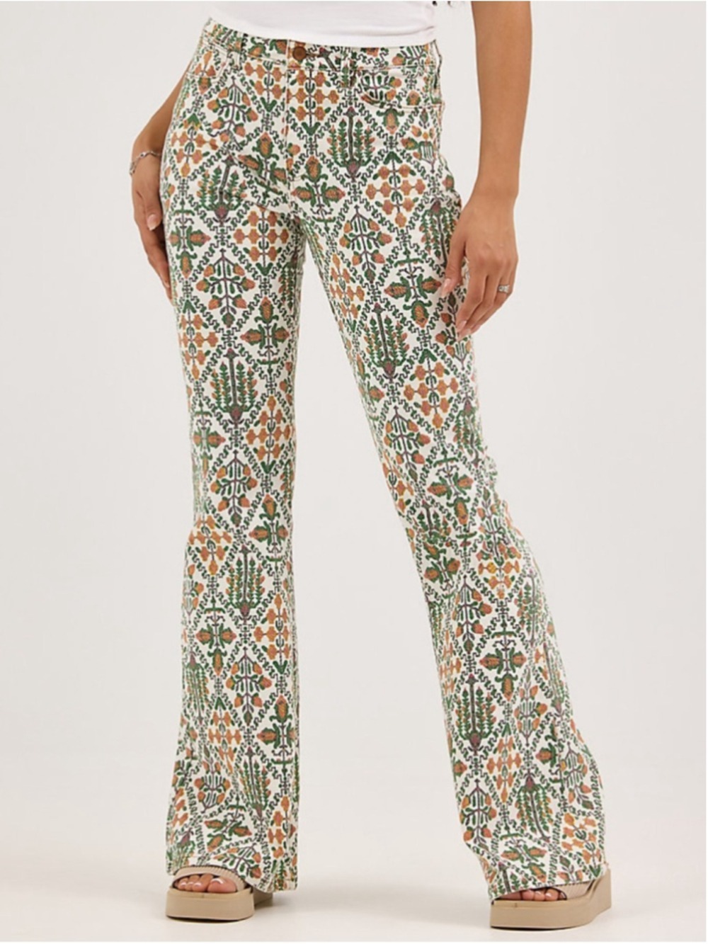 NWT Wrangler Fierce Flare Jeans Floral Pattern High Rise Boho Retro Style Sz 12